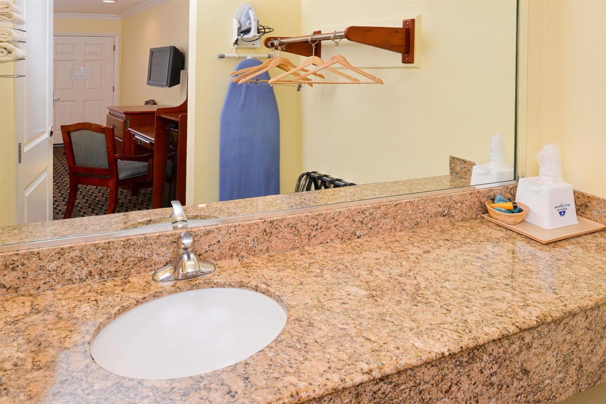 Americas Best Value Inn San Bernardino Bagian luar foto